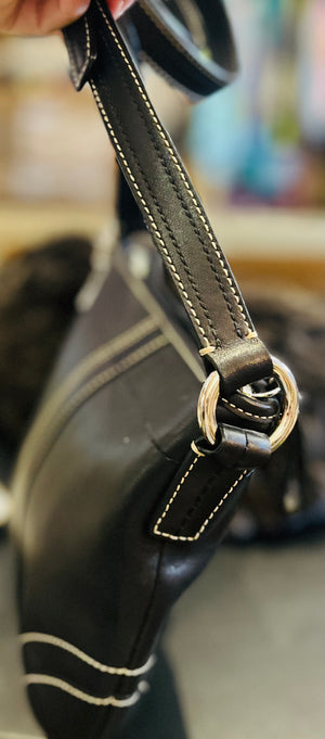 Authentic COACH SoHo Small Black White Stitch Crossbody Swing back Bag