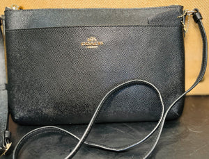 COACH Black Kitt Messenger Crossgrain Crossbody Strap Like Brand New!