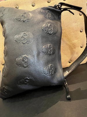 IO Pelle 14” Black Skulls Shoulder Zip Bag Italian Leather Exc Condition! used
