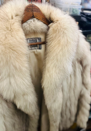 VTG Saga Real Fox White Fur Long Sleeve size XL