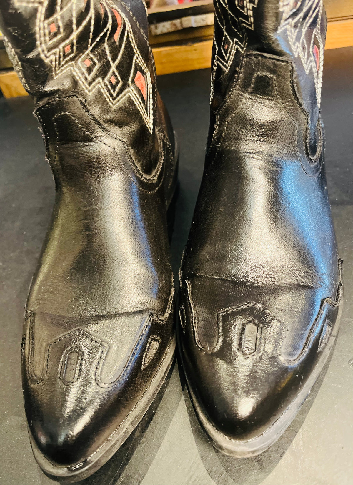 Coconuts Cow Girl Black Boots Sz8M Pointed Toe