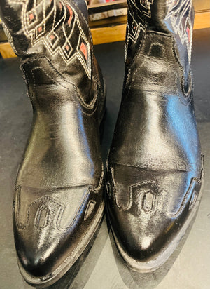 Coconuts Cow Girl Black Boots Sz8M Pointed Toe