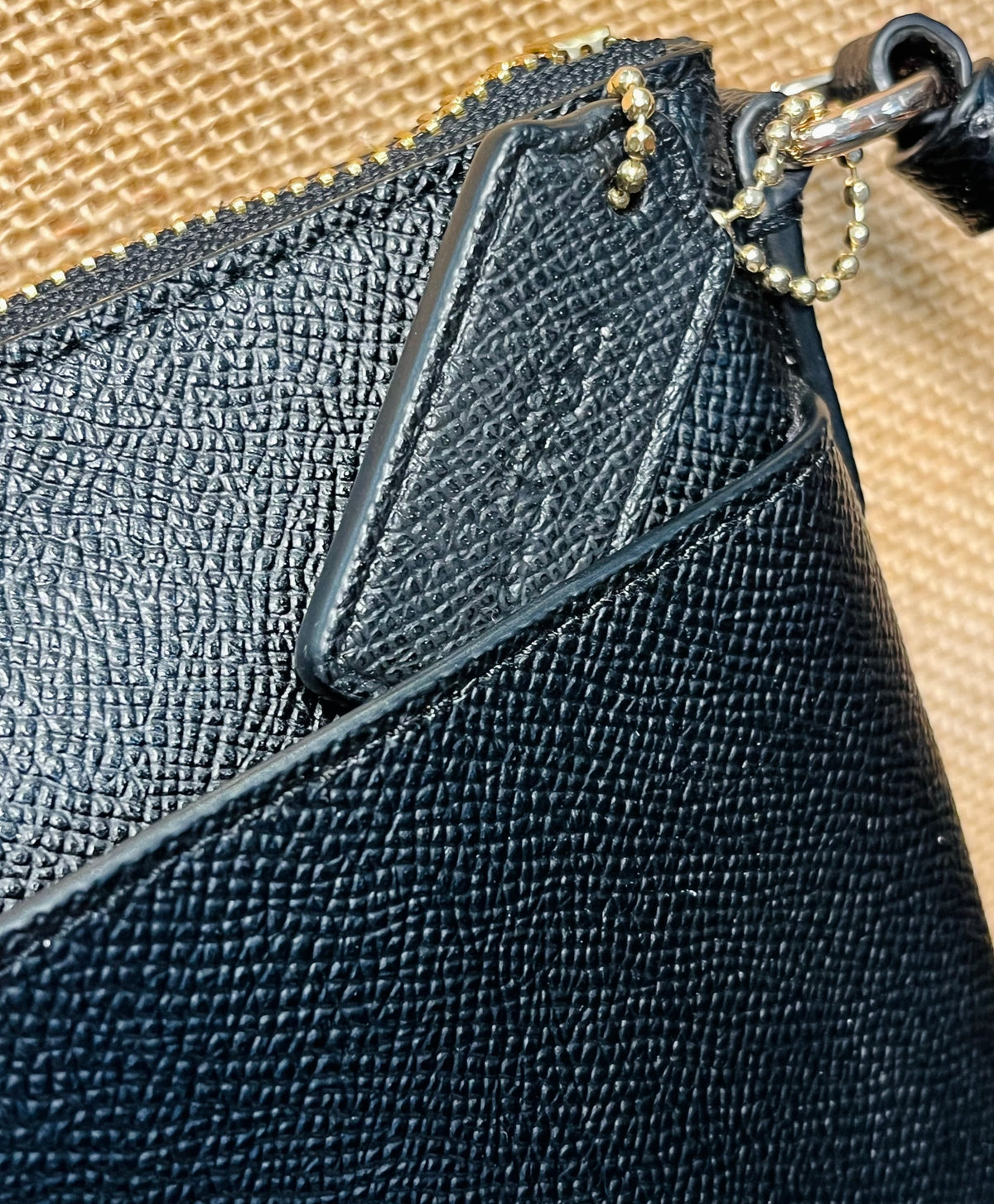 COACH Black Kitt Messenger Crossgrain Crossbody Strap Like Brand New!