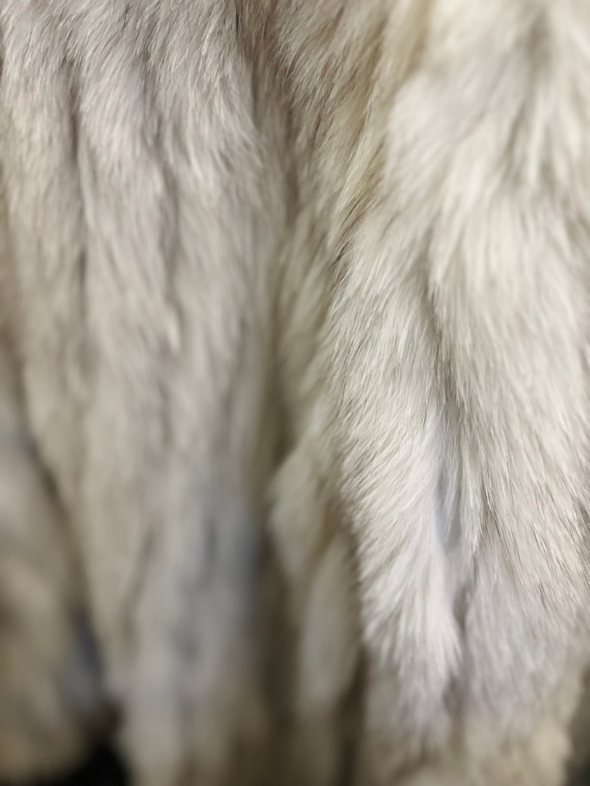 VTG Saga Real Fox White Fur Long Sleeve size XL