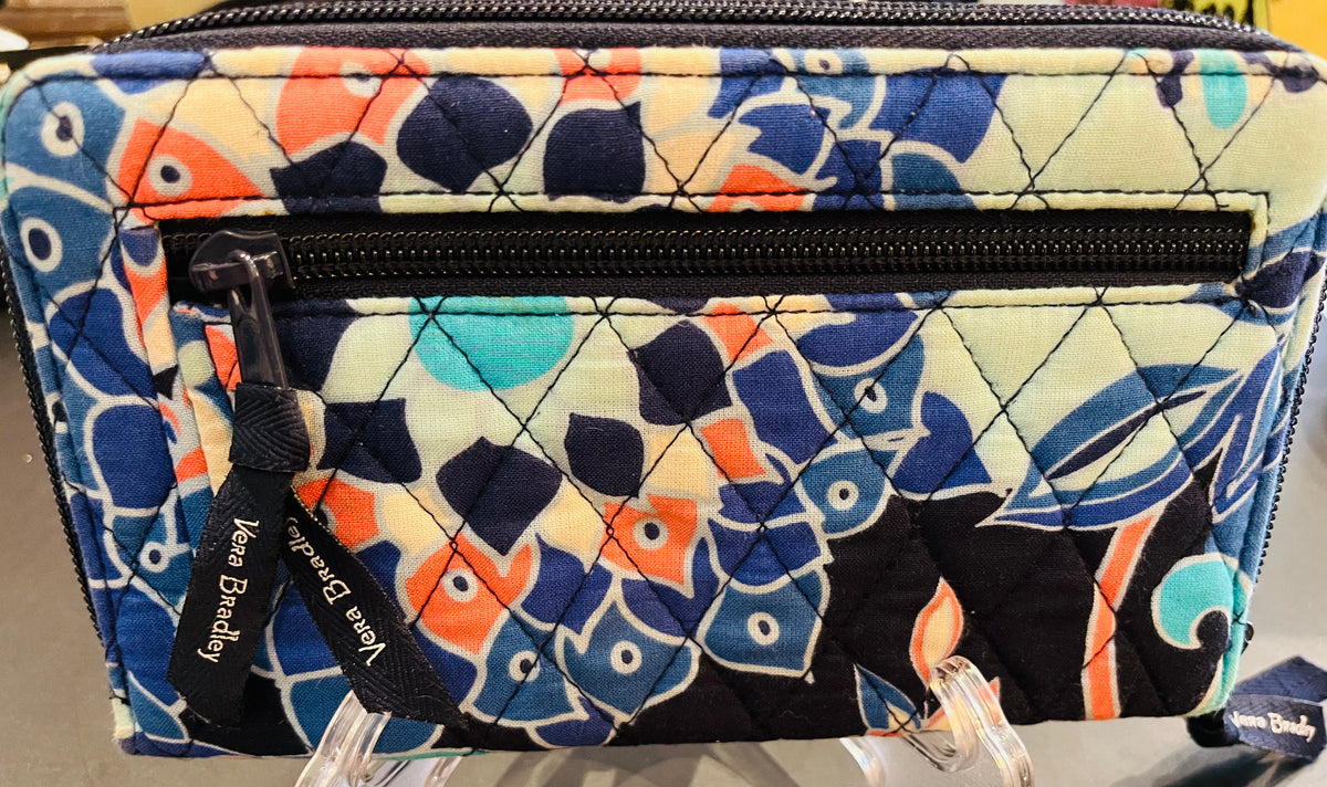 Vera Bradley Floral RFID Twist Closure Zip Around 7.5”x 4.5”Wallet Gently Used!