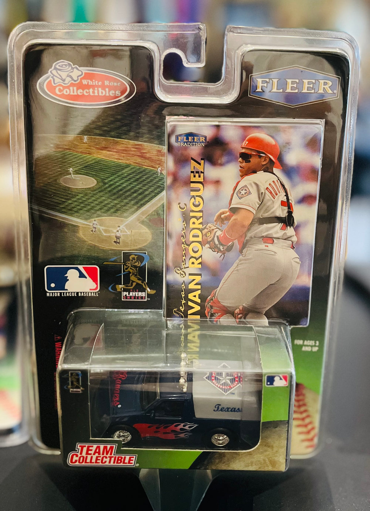 Vtg White Rose Collectibles by Fleer Baseball Diecast Vehicle and Trading Card