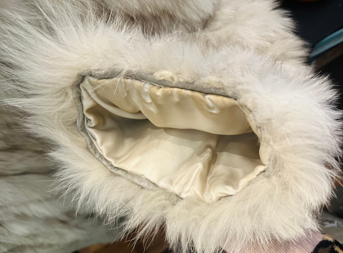 VTG Saga Real Fox White Fur Long Sleeve size XL