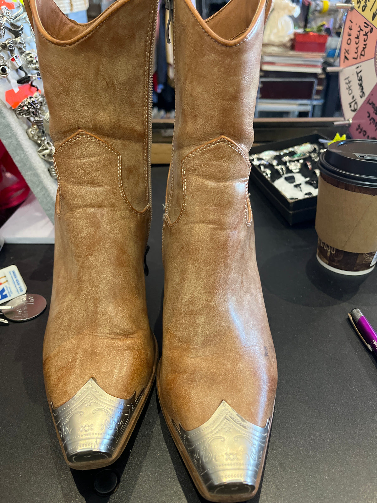 BEAST used Western Ankle Booties metal tip sz9