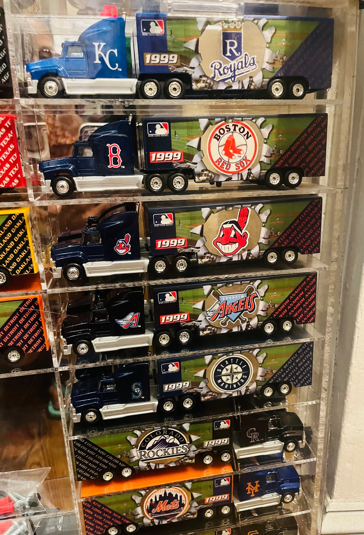 1999 Diecast Semi Truck Trailer White Rose Collectibles