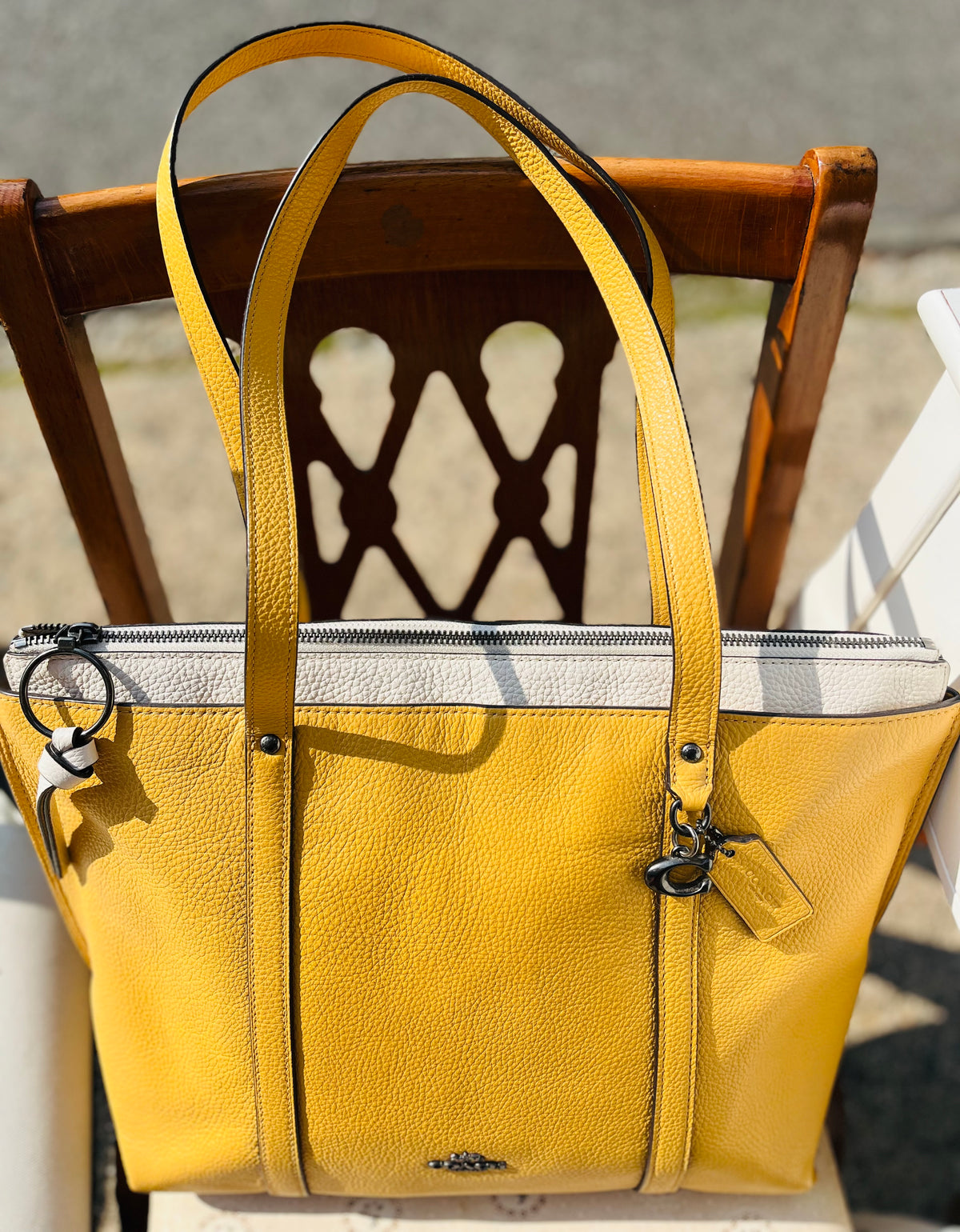 COACH Vtg Yellow w White Band 16” Large Zip Shoulder Bag Purse GR8 Used Condition!