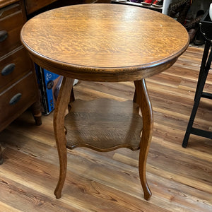 Vtg Round wooden table w decorative under shelf 24Wxx24Dx29h