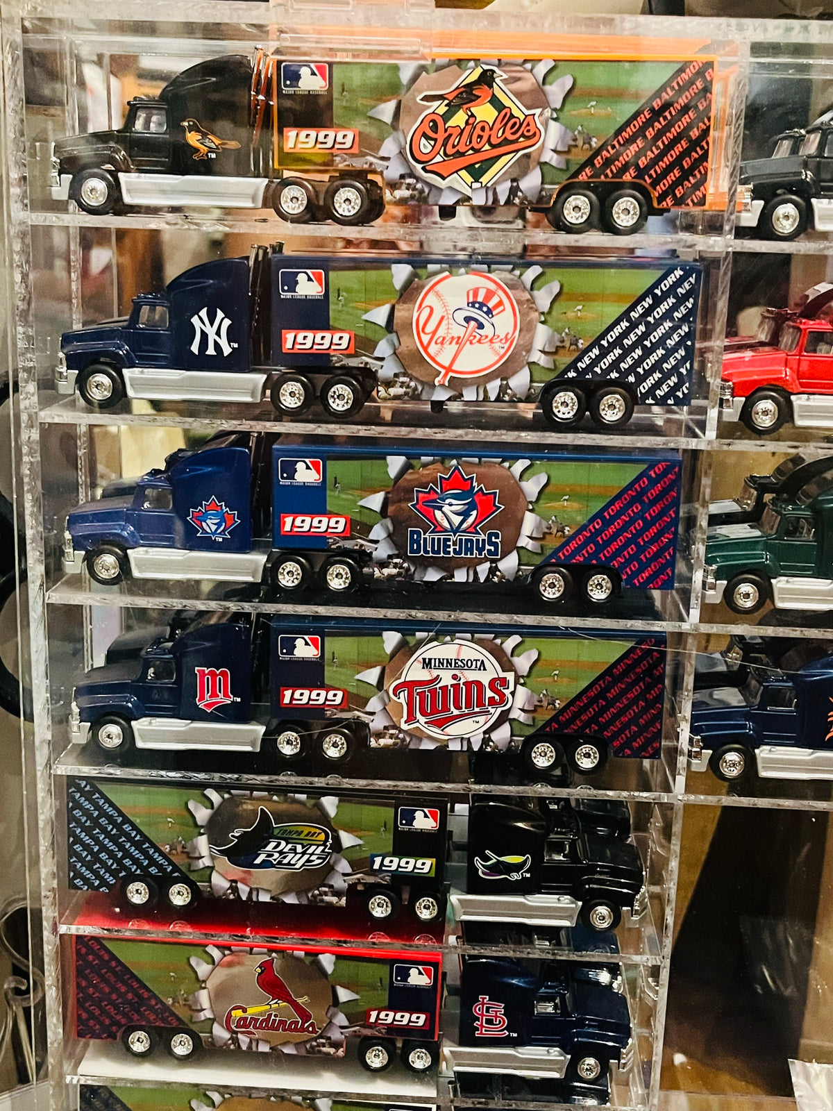1999 Diecast Semi Truck Trailer White Rose Collectibles