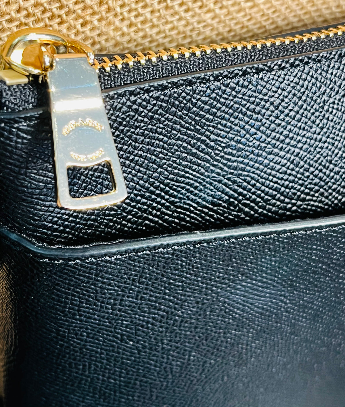 COACH Black Kitt Messenger Crossgrain Crossbody Strap Like Brand New!