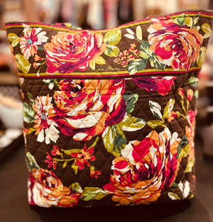 Vera Bradley 16”x11” English Rose Large Tote w Toggle Gently Used