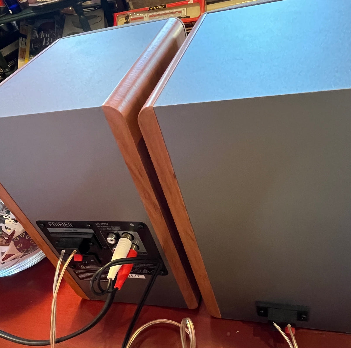 Wood Edifier Bookshelf Powered Speakers & Remote WORKING!
