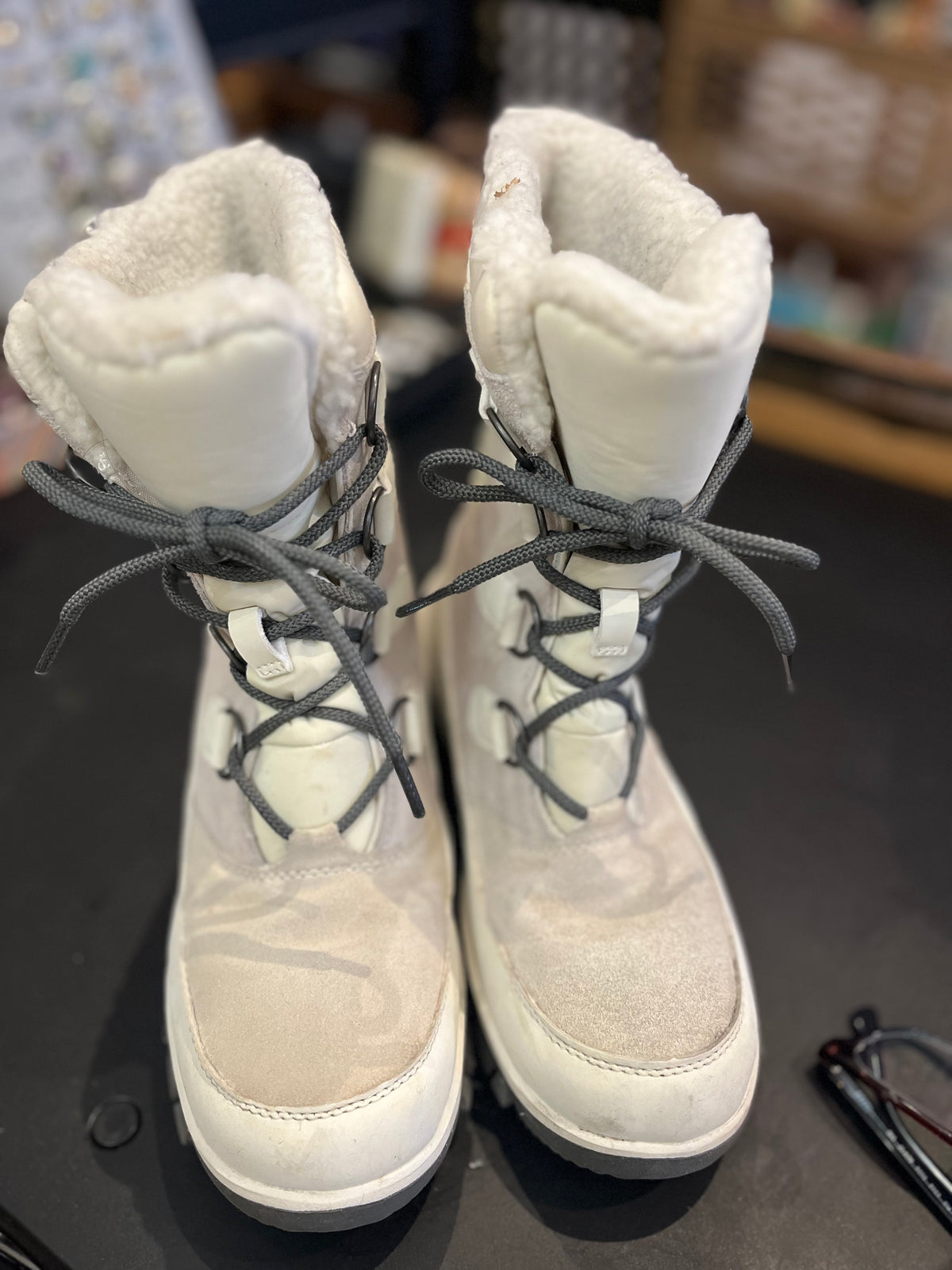 Thermalite White Snow Boots Lace Up Fleece Trim Sz5