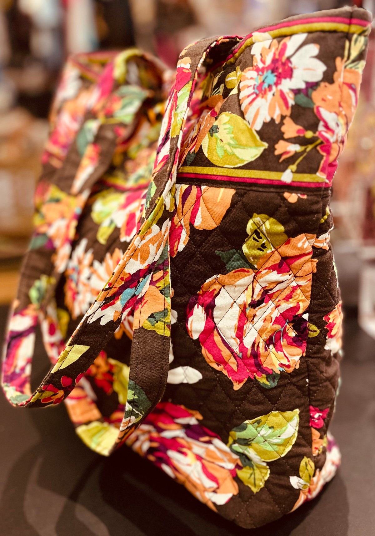 Vera Bradley 16”x11” English Rose Large Tote w Toggle Gently Used