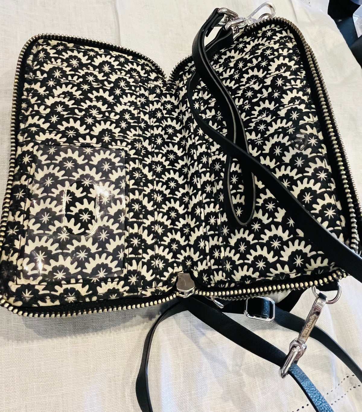 Vera Bradley Classic 6.5” RFID All-in-One Crossbody Wallet Adjustable Strap BLACK 🔥