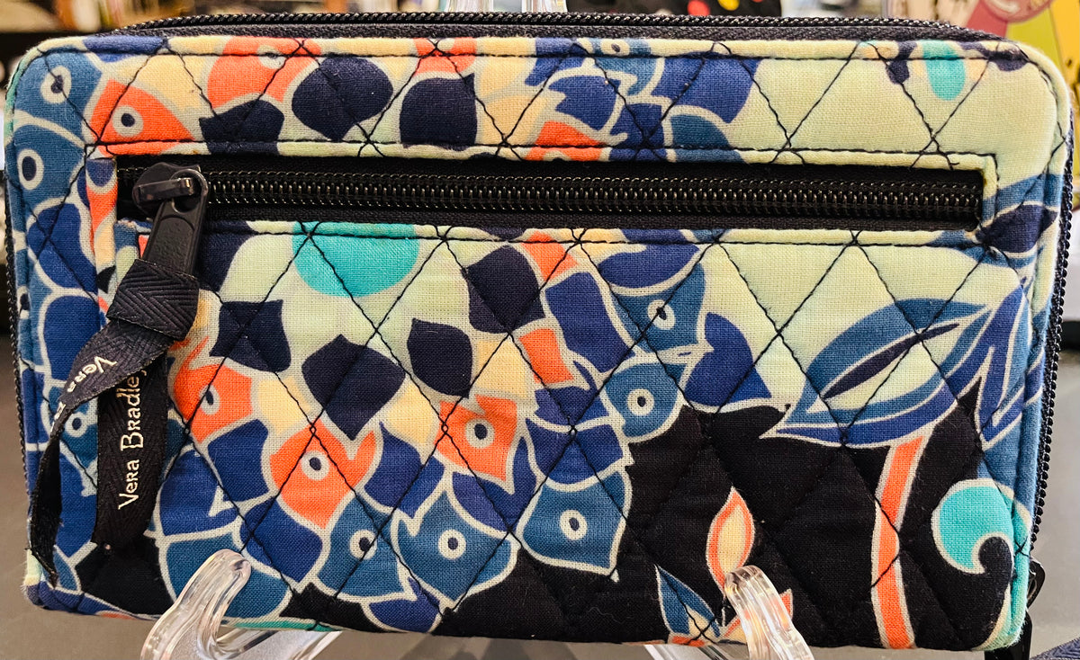 Vera Bradley Floral RFID Twist Closure Zip Around 7.5”x 4.5”Wallet Gently Used!