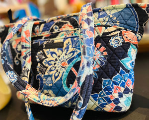 Vera Bradley Lotus Flower Blue Medium 15” W x 10” H Zip Up Bag Gently Used