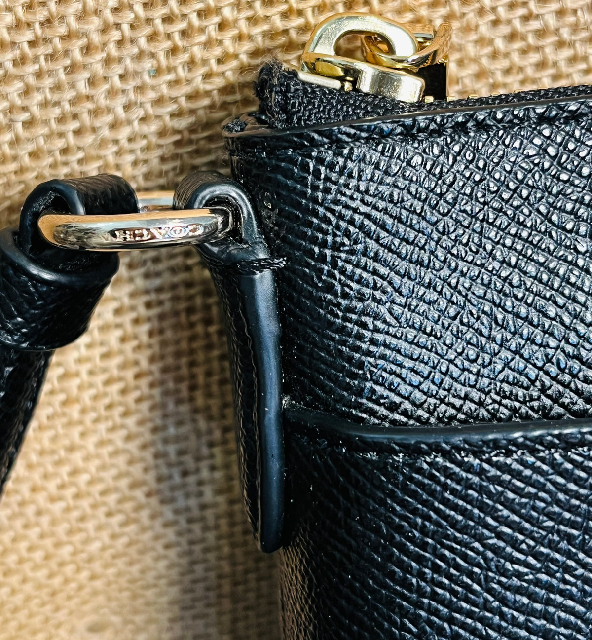 COACH Black Kitt Messenger Crossgrain Crossbody Strap Like Brand New!