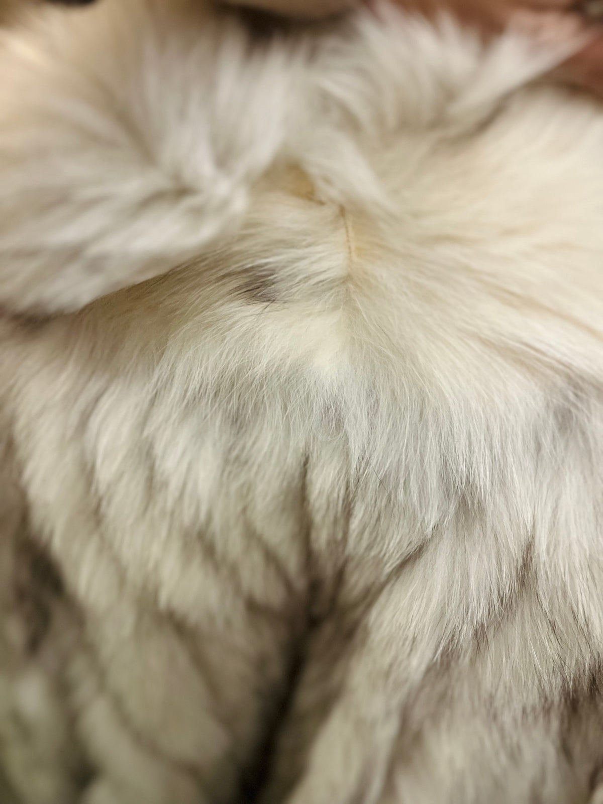 VTG Saga Real Fox White Fur Long Sleeve size XL