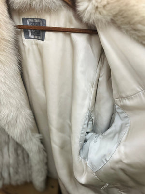 VTG Saga Real Fox White Fur Long Sleeve size XL
