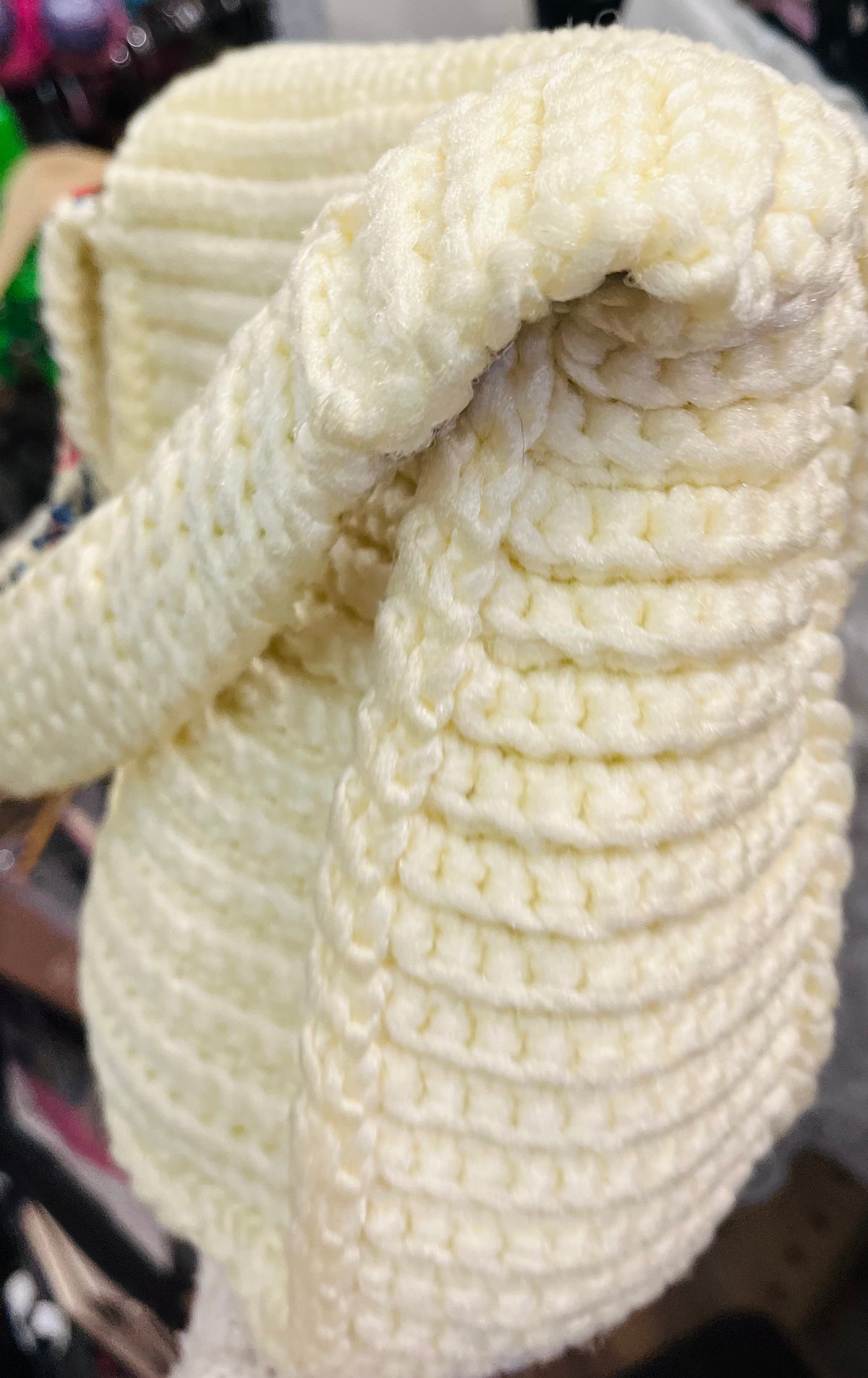 Hand Crocheted Off White Shoulder Bag Purse 9”x9” with Berry Floral Lining 🔥