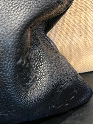 IO Pelle 14” Black Skulls Shoulder Zip Bag Italian Leather Exc Condition! used