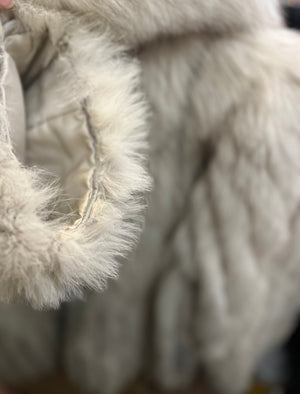 VTG Saga Real Fox White Fur Long Sleeve size XL