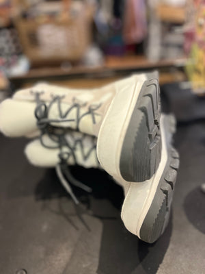 Thermalite White Snow Boots Lace Up Fleece Trim Sz5