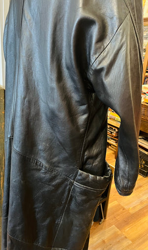 VTG 1980s Nevada Black L/S Leather Trench w Shoulder Pads