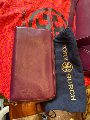 Tory Burch PURPLE wallet w blue dust bag