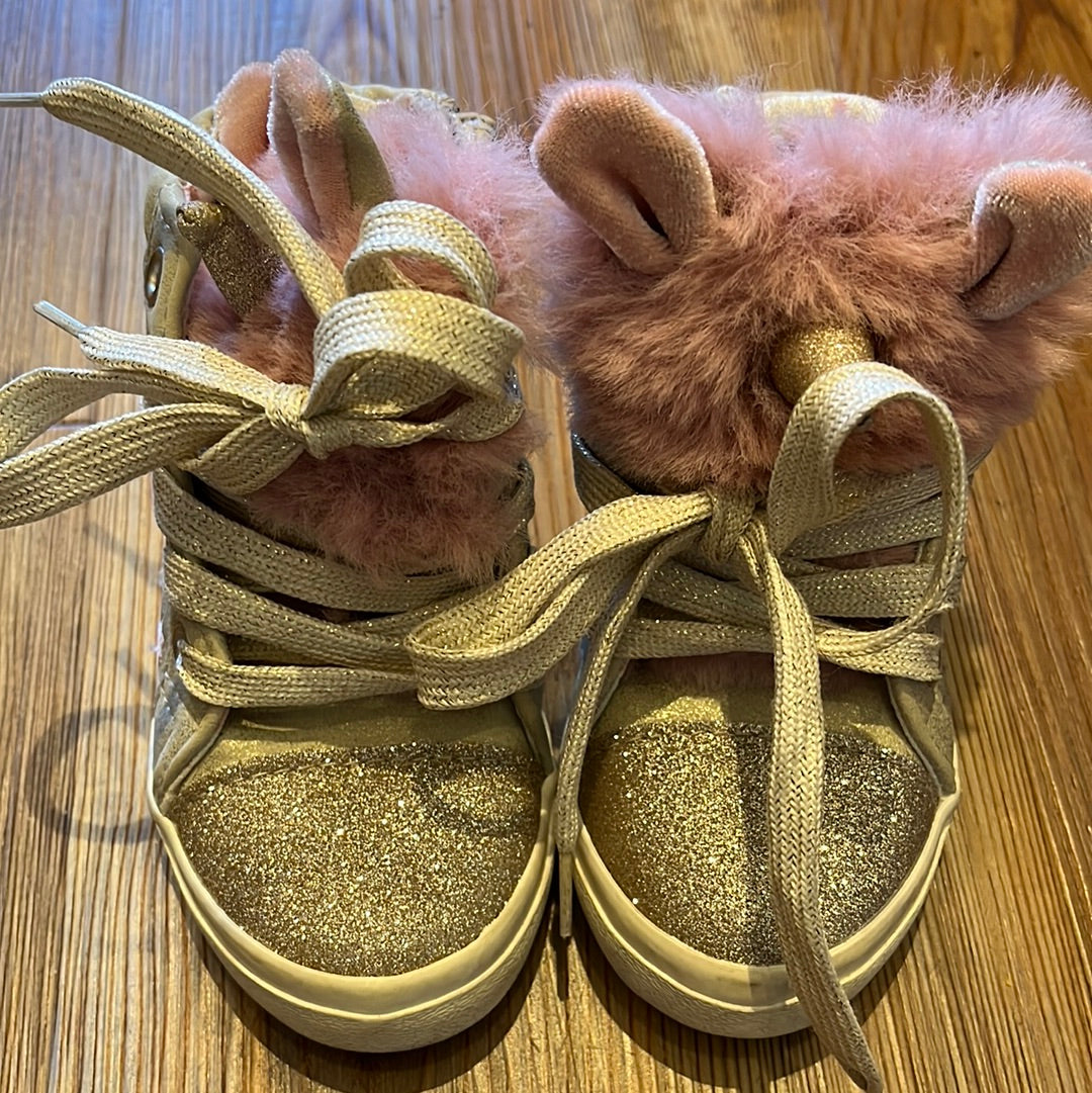Cat&Jack sparkly gold unicorn Sneakers sz6 USED