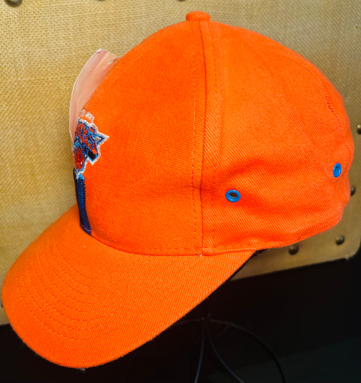 VTG New York KNICKS Orange Cap w Honorary Twin Towers w Tags!