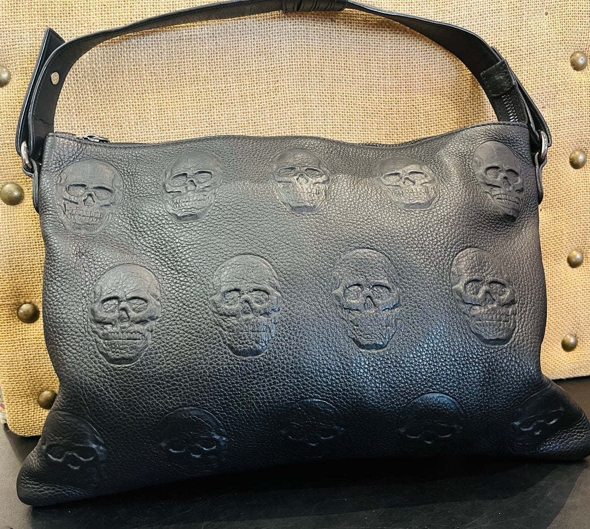 IO Pelle 14” Black Skulls Shoulder Zip Bag Italian Leather Exc Condition! used