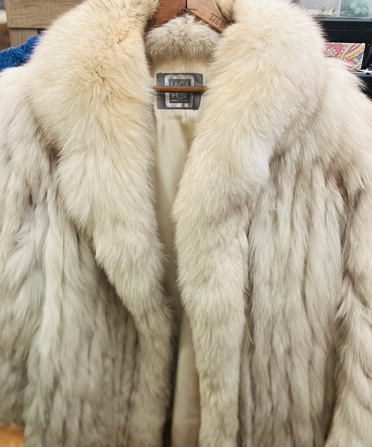 VTG Saga Real Fox White Fur Long Sleeve size XL