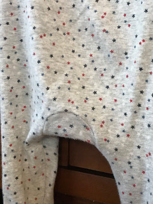 BABY GAP UNISEX Org. Cotton Gray w Red/Blue Stars One Piece Zip Up Footies 6-12M USED