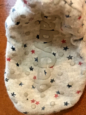 BABY GAP UNISEX Org. Cotton Gray w Red/Blue Stars One Piece Zip Up Footies 6-12M USED
