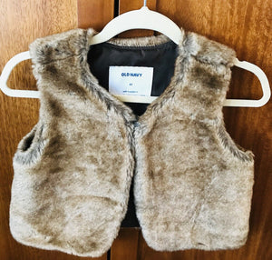 OLD NAVY Brown Faux Fur Toddler Vest W Button Closure - Sz2T - USED