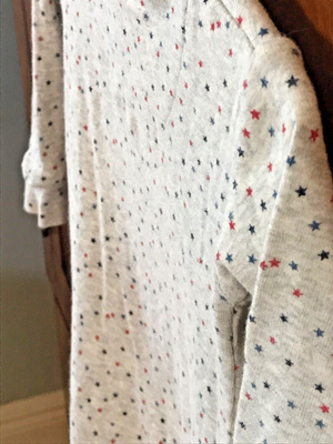BABY GAP UNISEX Org. Cotton Gray w Red/Blue Stars One Piece Zip Up Footies 6-12M USED
