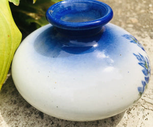 Homestead Signed “Donna 10” Blue Flower Bud Vase 4.5”W - USED