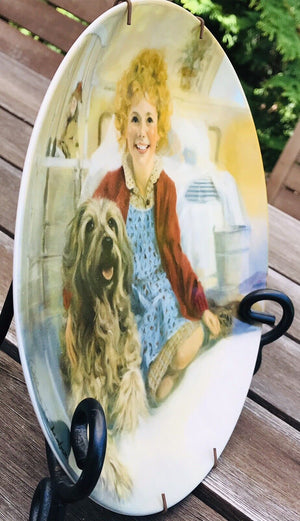 USED KNOWLES USED COLLECTOR'S PLATE "ANNIE AND SANDY" Plate Number: 114530 W Plate Spring