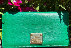 Lauren Ralph Lauren Green Leather Wallet w Gold Nameplate w Some Worn Edges USED