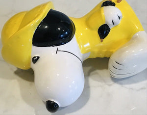 VINTAGE SNOOPY MONEY BANK W STOPPER 1965 United Feature Syndicate USED