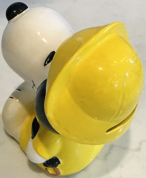 VINTAGE SNOOPY MONEY BANK W STOPPER 1965 United Feature Syndicate USED